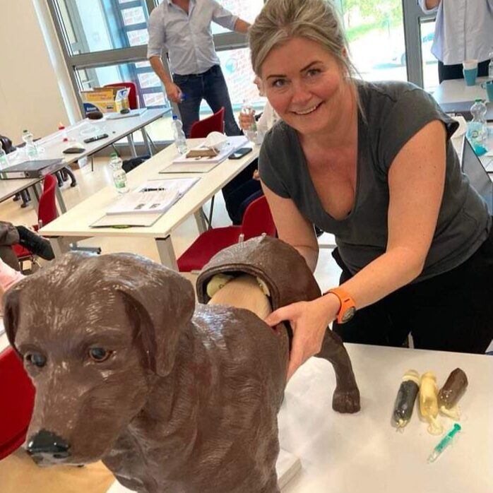 Guro med dukken Bertha